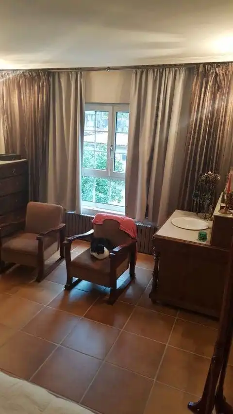 Habitación de Casa o chalet en venta en Pontevedra Capital  con Calefacción, Jardín privado y Terraza