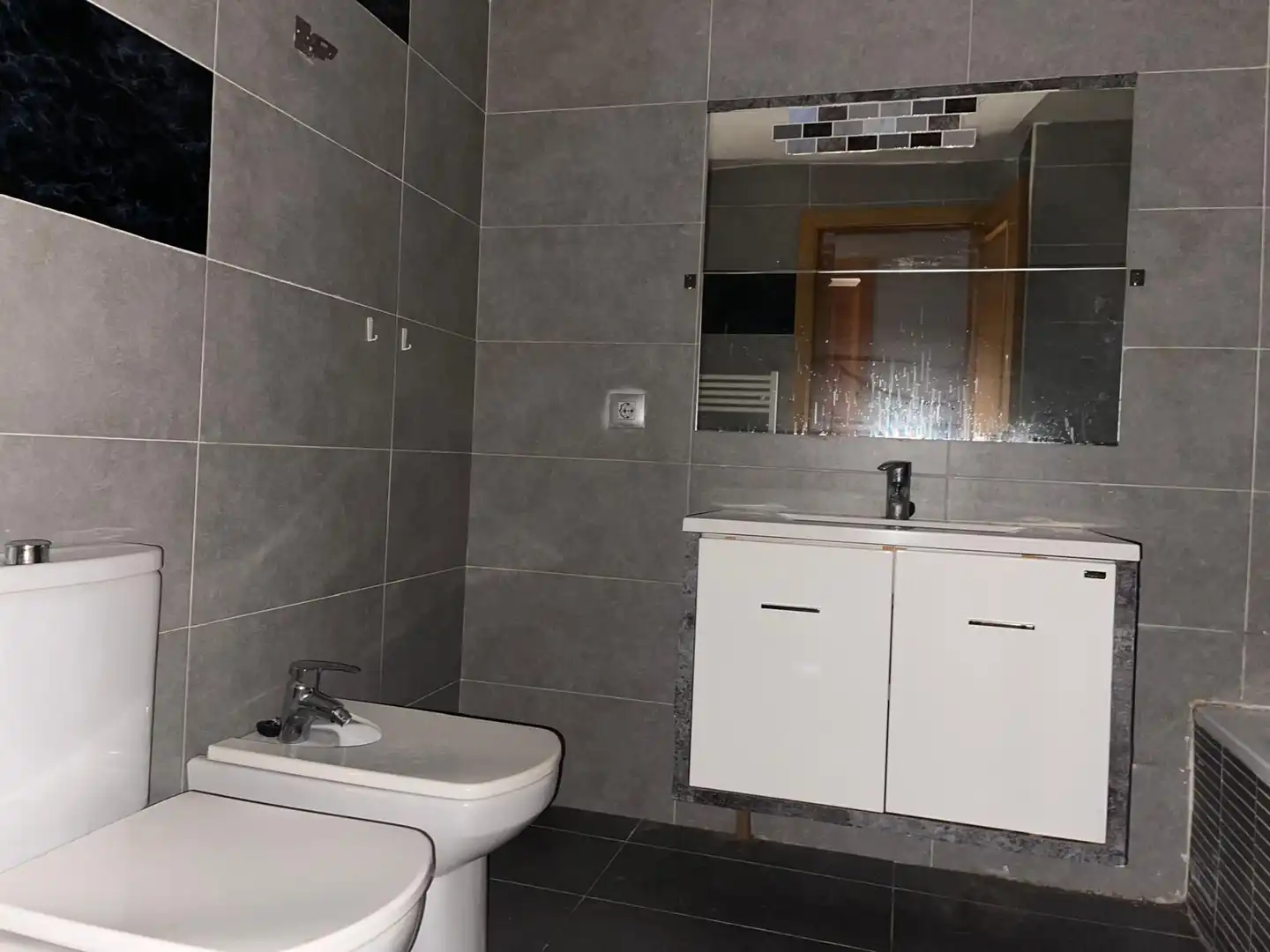 Bathroom of Flat for sale in La Muela  with Terrace
