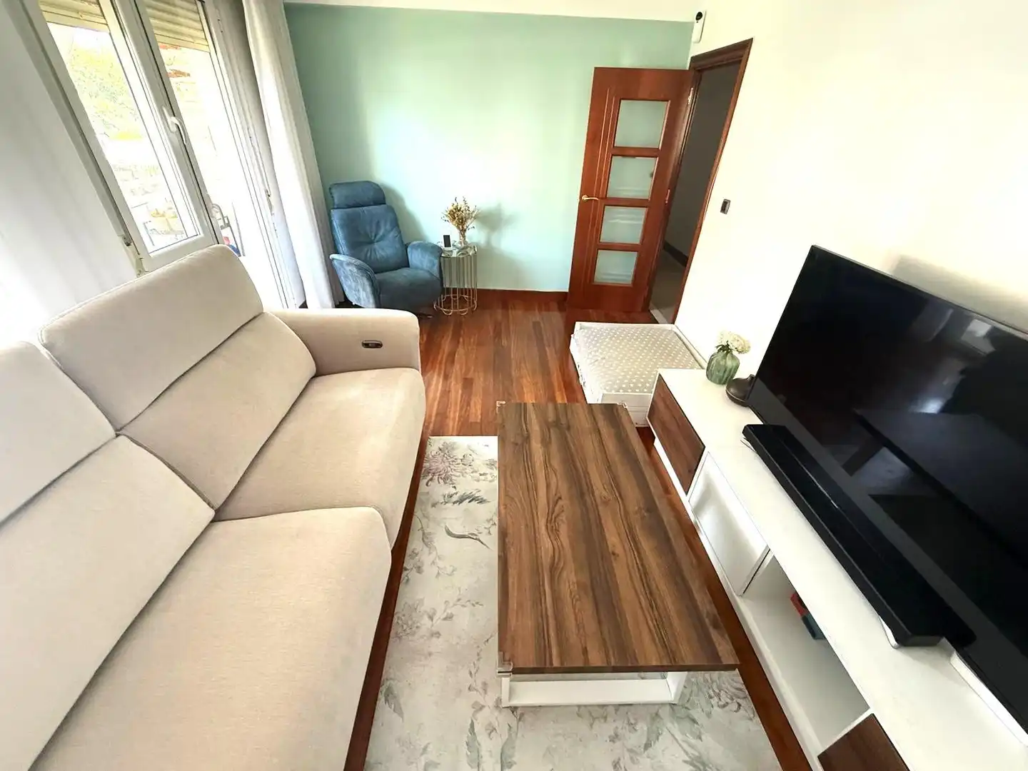 Living room of Flat for sale in Basauri   with Heating and Balcony