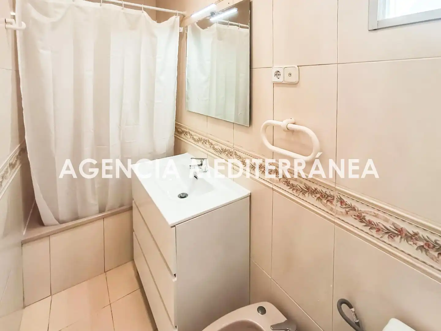 Baño de Piso en venta en Valencia con Aire acondicionado y Calefacción