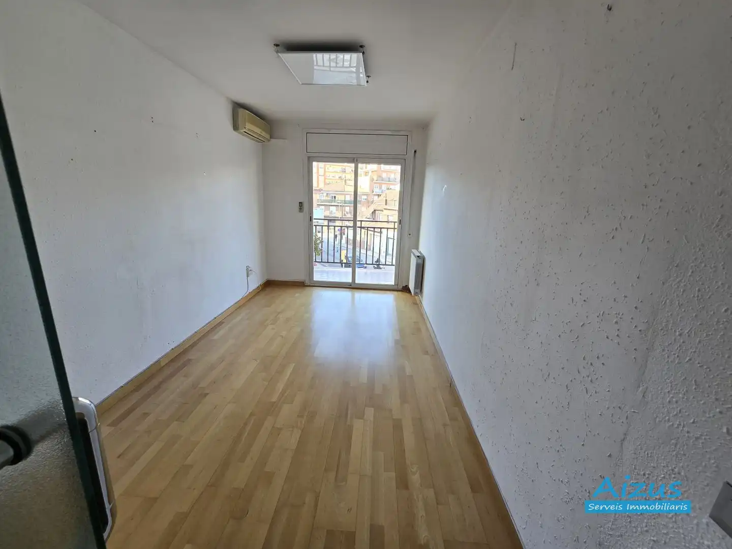 Habitación de Dúplex en venta en Rubí con Parquet, Terraza y Balcón