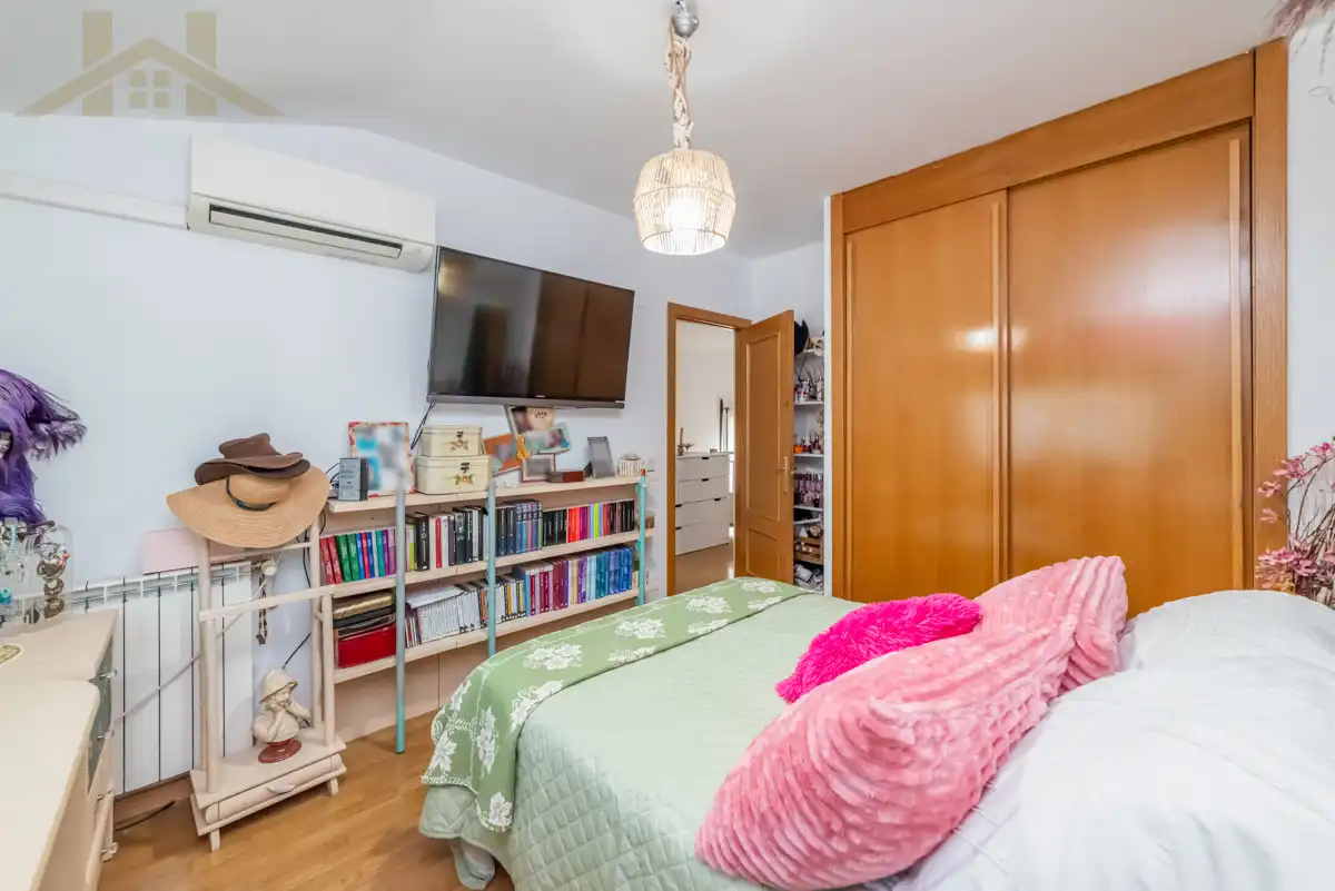 Habitación de Casa o chalet en venta en Mejorada del Campo con Aire acondicionado, Calefacción y Jardín privado