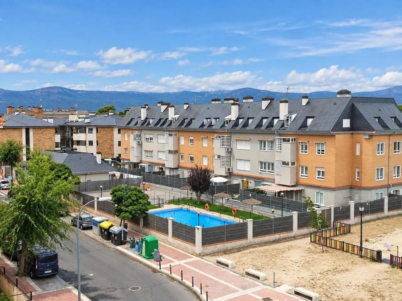 Vista exterior de Local de lloguer en Collado Villalba