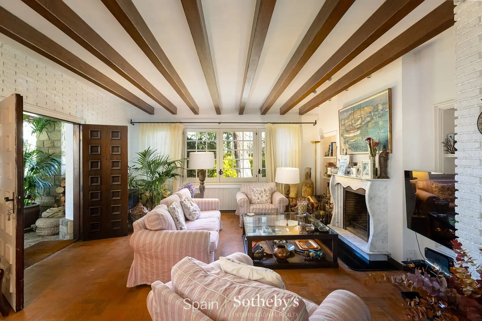 Living room of Country homes for sale in Premià de Dalt  with Air Conditioner, Heating and Private garden