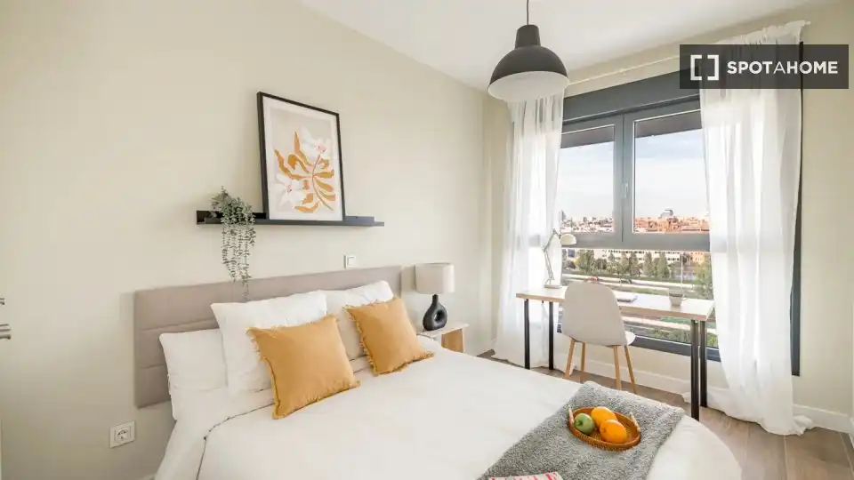 Bedroom of Flat for rent in Madrid  with Air Conditioner, Heating and Furnished