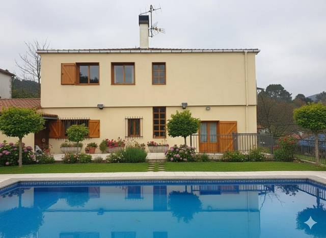 Casa-chalet en Venta en laias en Cenlle