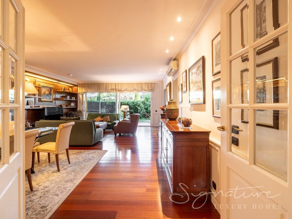 Living room of Planta baja for sale in Sant Cugat del Vallès  with Air Conditioner, Terrace and Swimming Pool