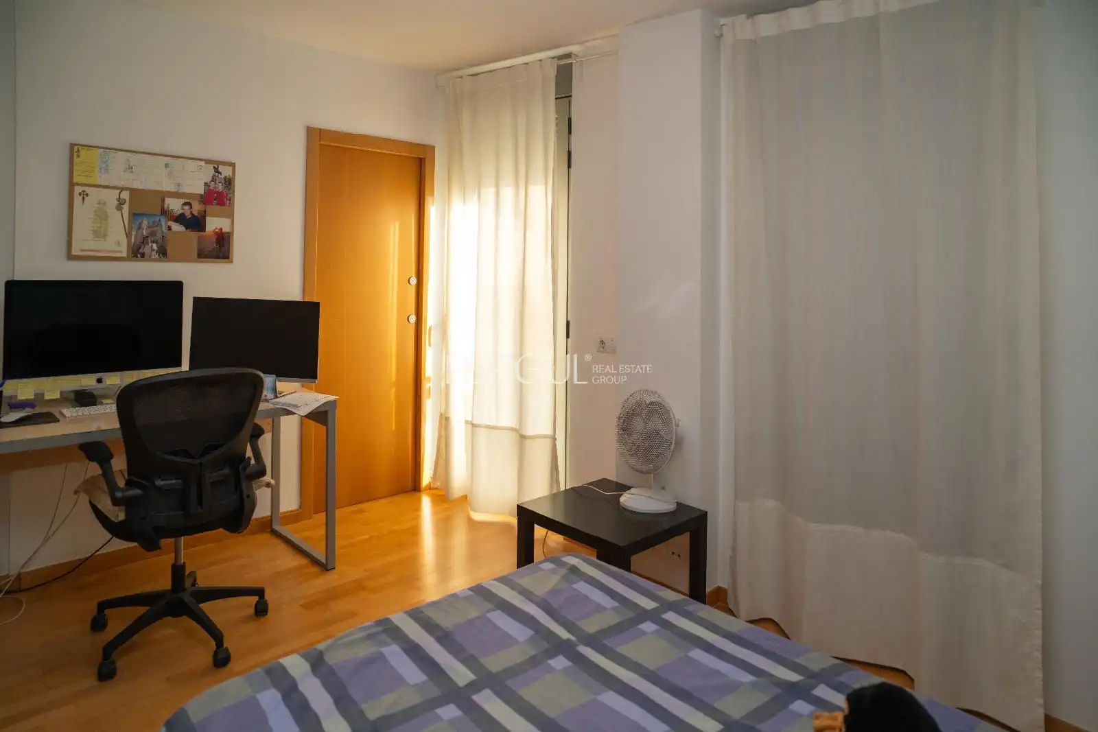 Bedroom of Flat for sale in Girona  with Air Conditioner, Heating and Terrace