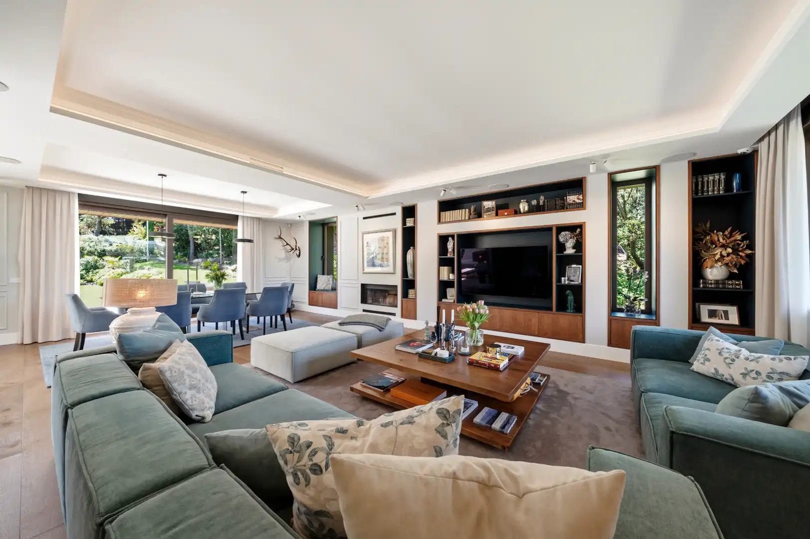 Sala de estar de Casa o chalet en venta en Las Rozas de Madrid con Aire acondicionado, Calefacción y Jardín privado