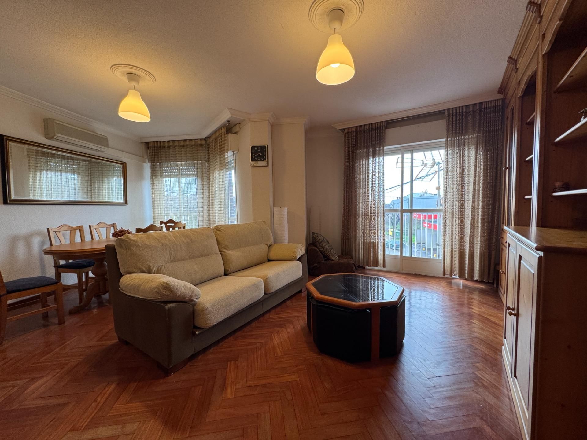 Living room of Flat to rent in Candeleda  with Air Conditioner, Terrace and Balcony