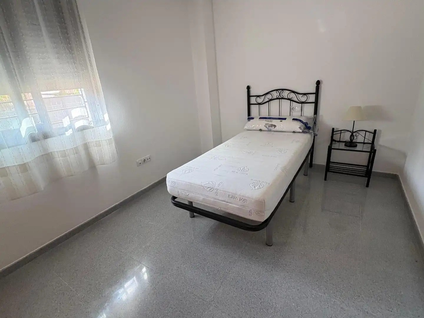 Habitación de Piso de alquiler en Elche / Elx con Aire acondicionado