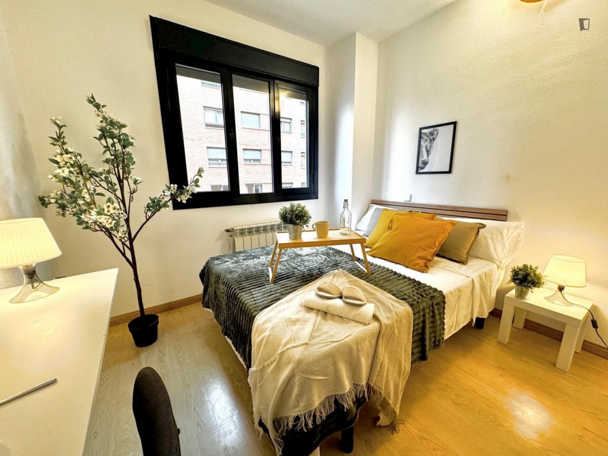 Bedroom of Apartment to share in  Madrid Capital  with Furnished, Oven and Internet