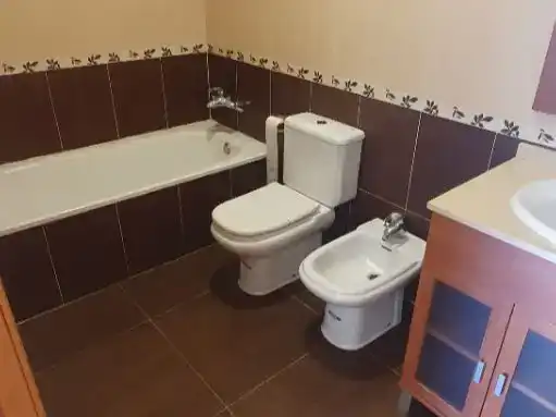 Bathroom of Flat for rent in Reus  with Air Conditioner