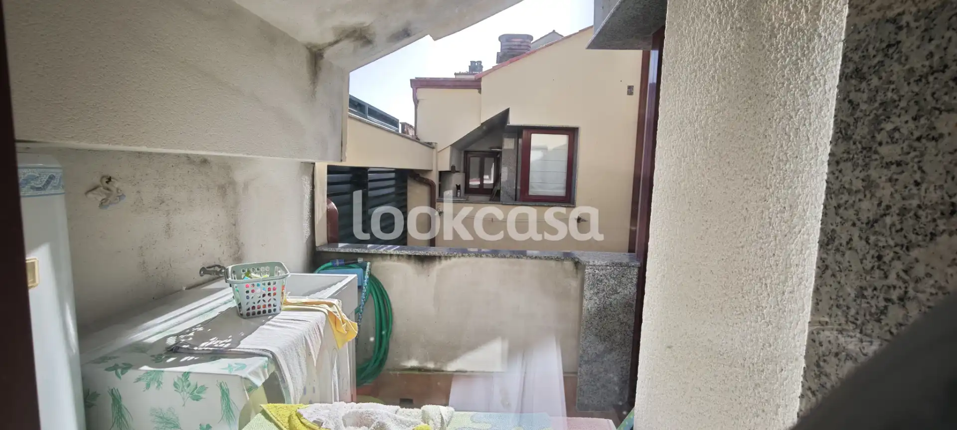 Vista exterior de Ático en venta en Sanxenxo con Calefacción, Parquet y Terraza