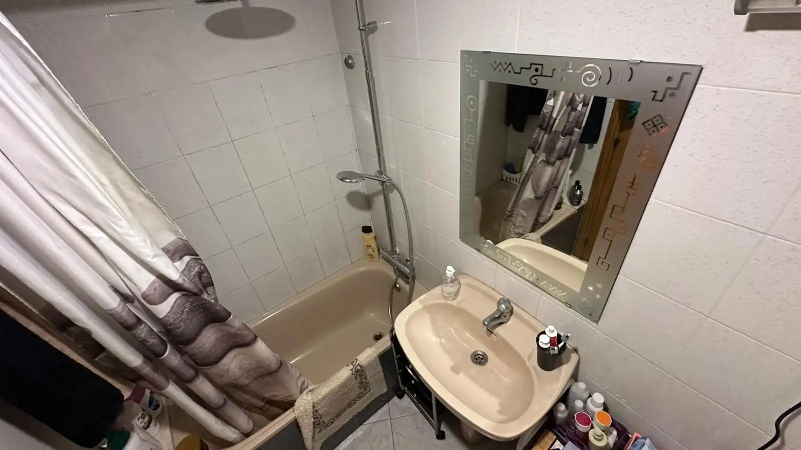 Badezimmer von Wohnungen zum Verkauf in Castellón de la Plana / Castelló de la Plana mit Abstellraum, Möbliert und Balkon