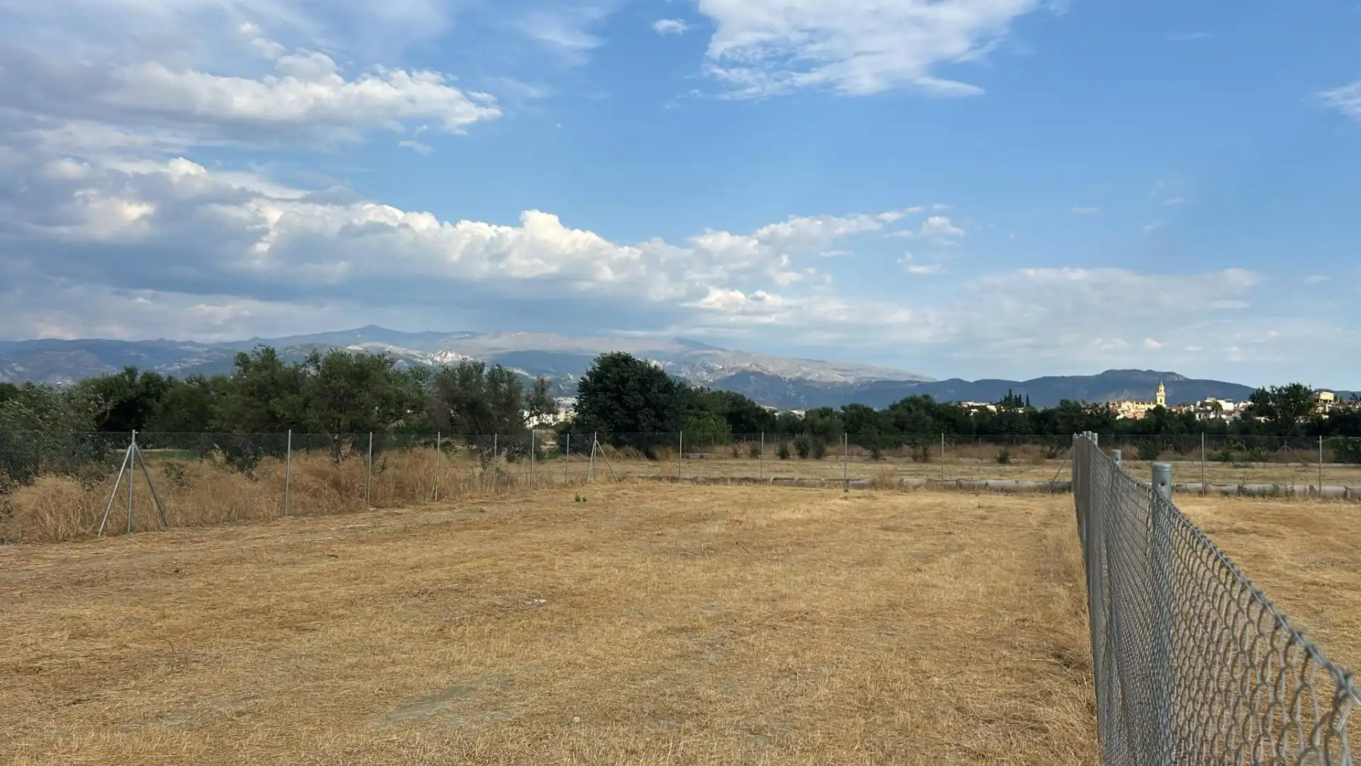 Land for sale in Las Gabias