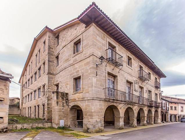 Edificio en Venta en La Fuente Kalea en Armiñón