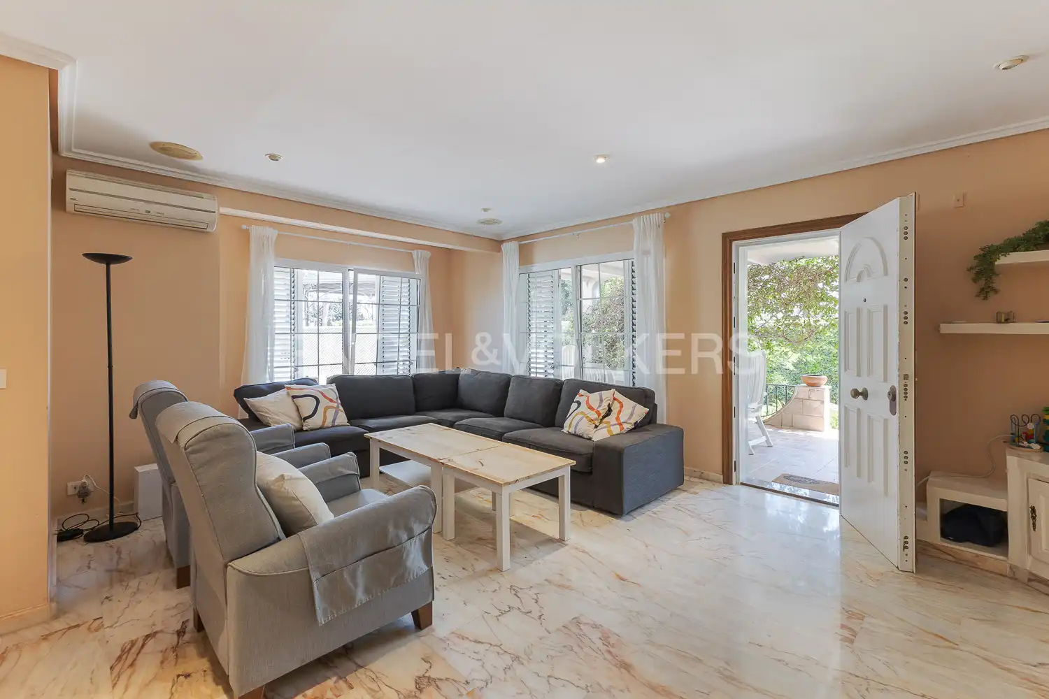 Living room of Houses for sale in El Puig de Santa Maria  with Air Conditioner, Heating and Private garden