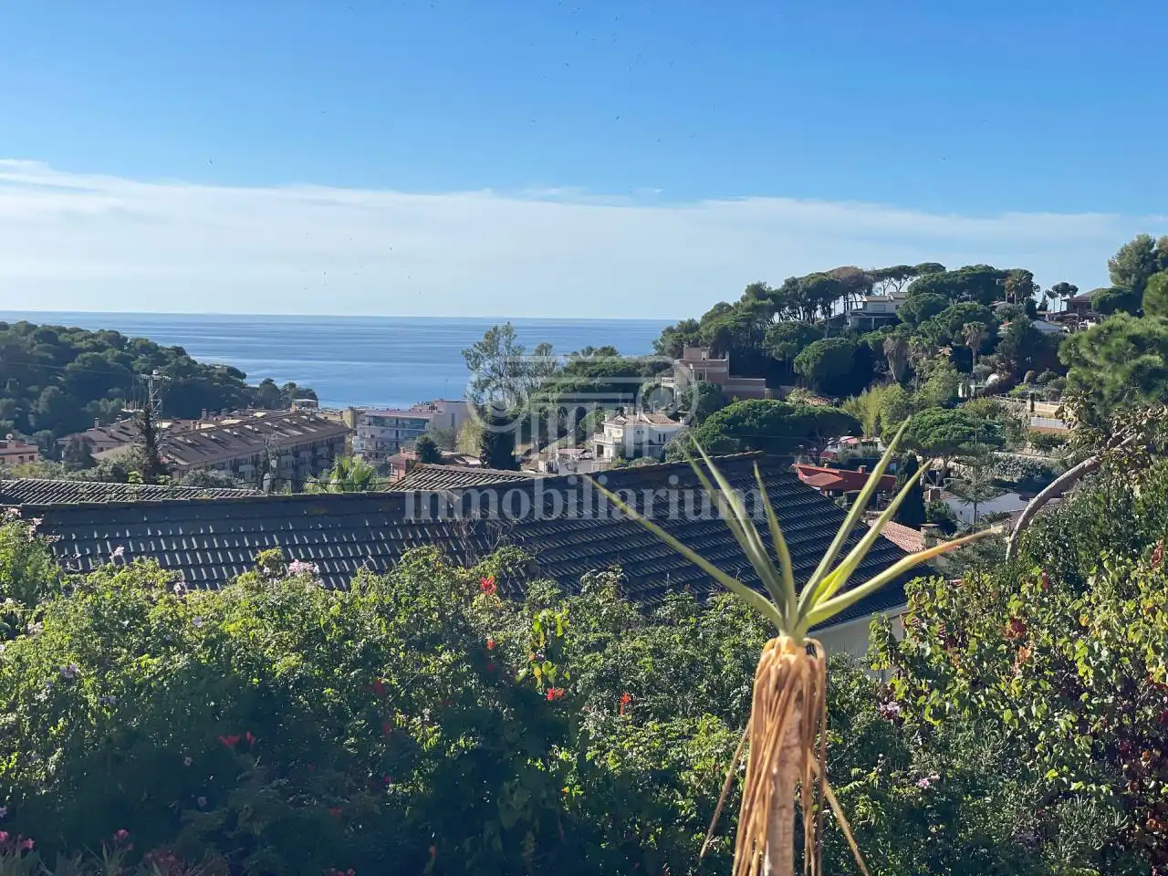 Vista exterior de Casa o xalet en venda en Lloret de Mar amb Calefacció, Jardí privat i Terrassa