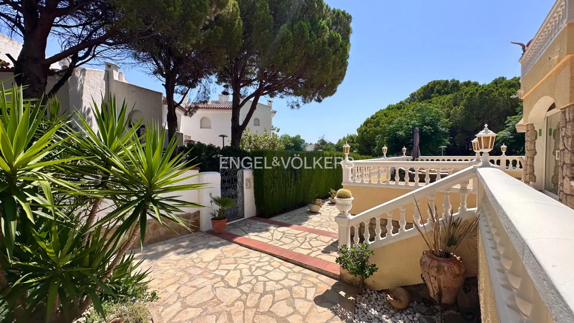 Vista exterior de Casa o chalet en venta en Mont-roig del Camp con Aire acondicionado, Calefacción y Jardín privado
