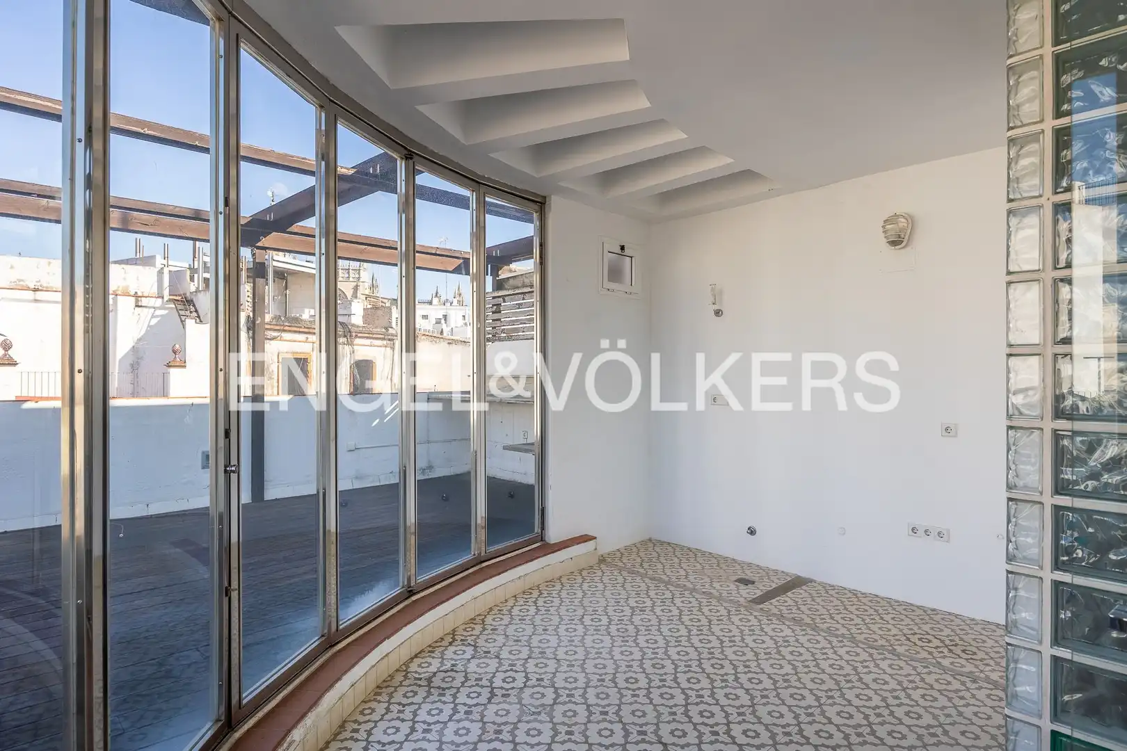 Terrace of Houses for sale in Sevilla  with Air Conditioner, Heating and Storage room