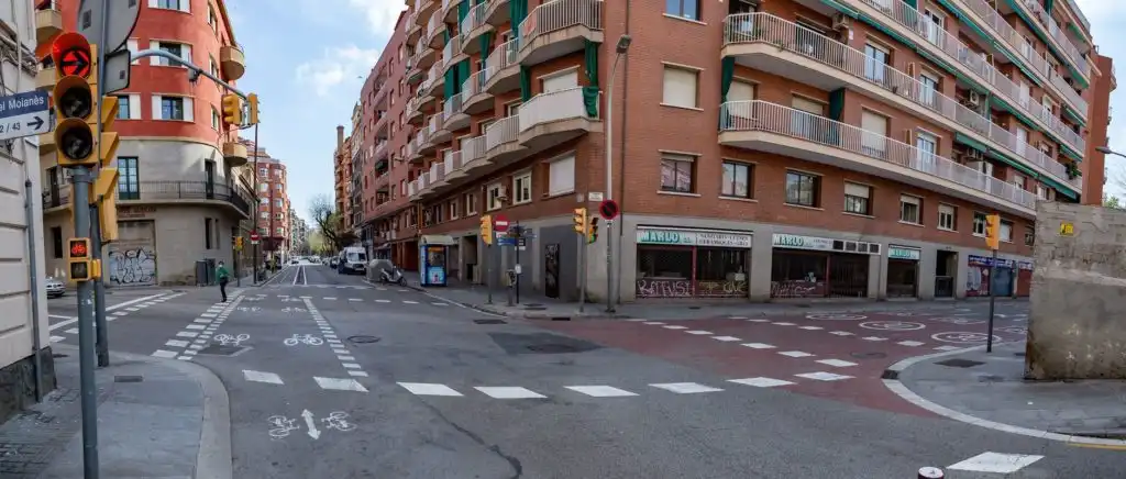 Vista exterior de Estudi en venda en Barcelona amb Aire condicionat, Calefacció i Parquet