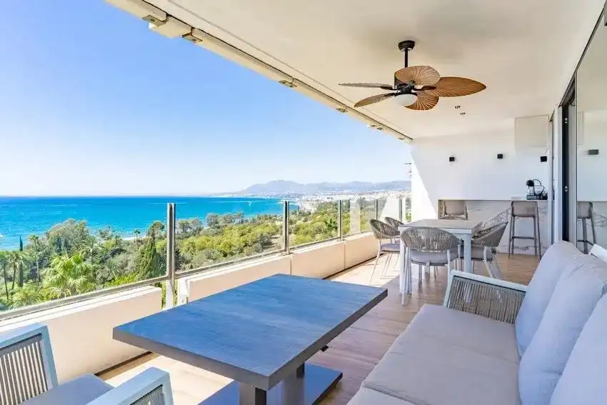 Terraza de Piso en venta en Marbella con Aire acondicionado, Calefacción y Jardín privado