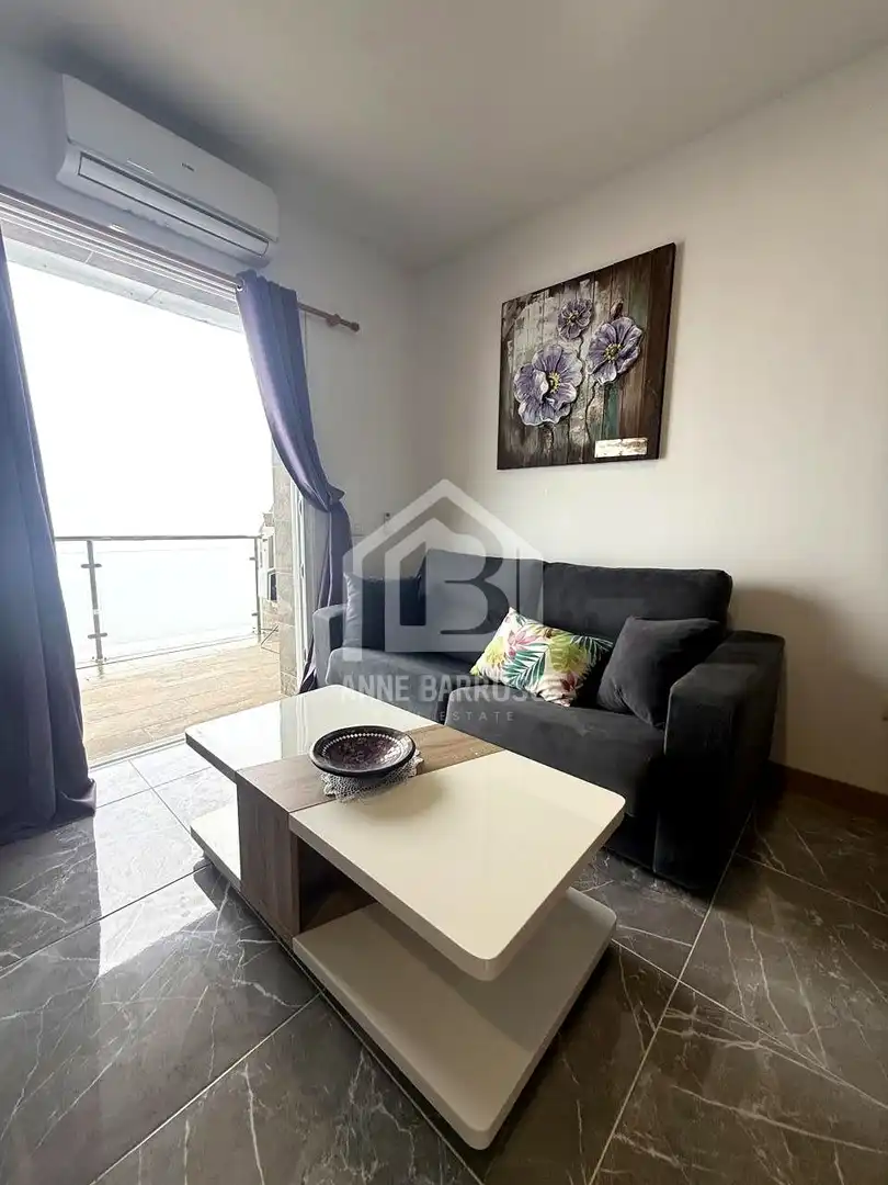 Wohnzimmer von Erdgeschoss zur Miete in Chío