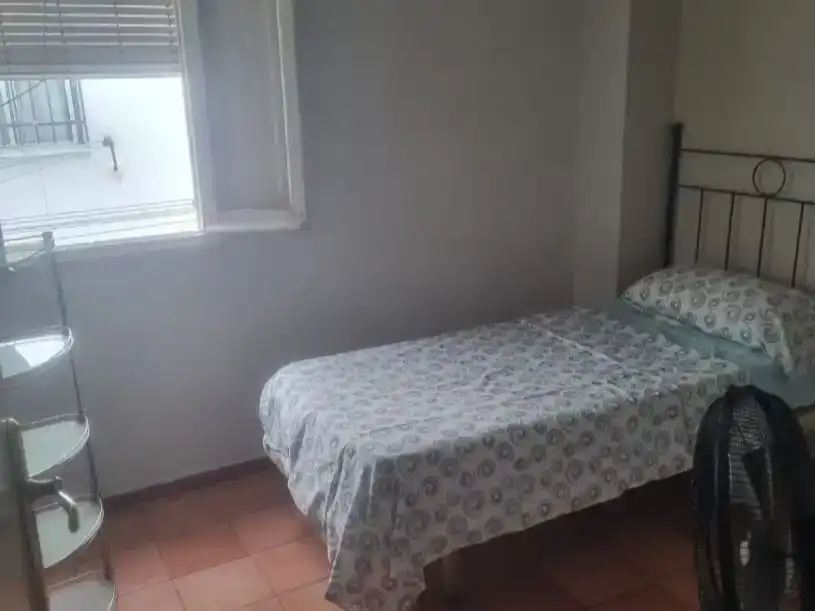 Bedroom of Flat for share in Barrio Bajo