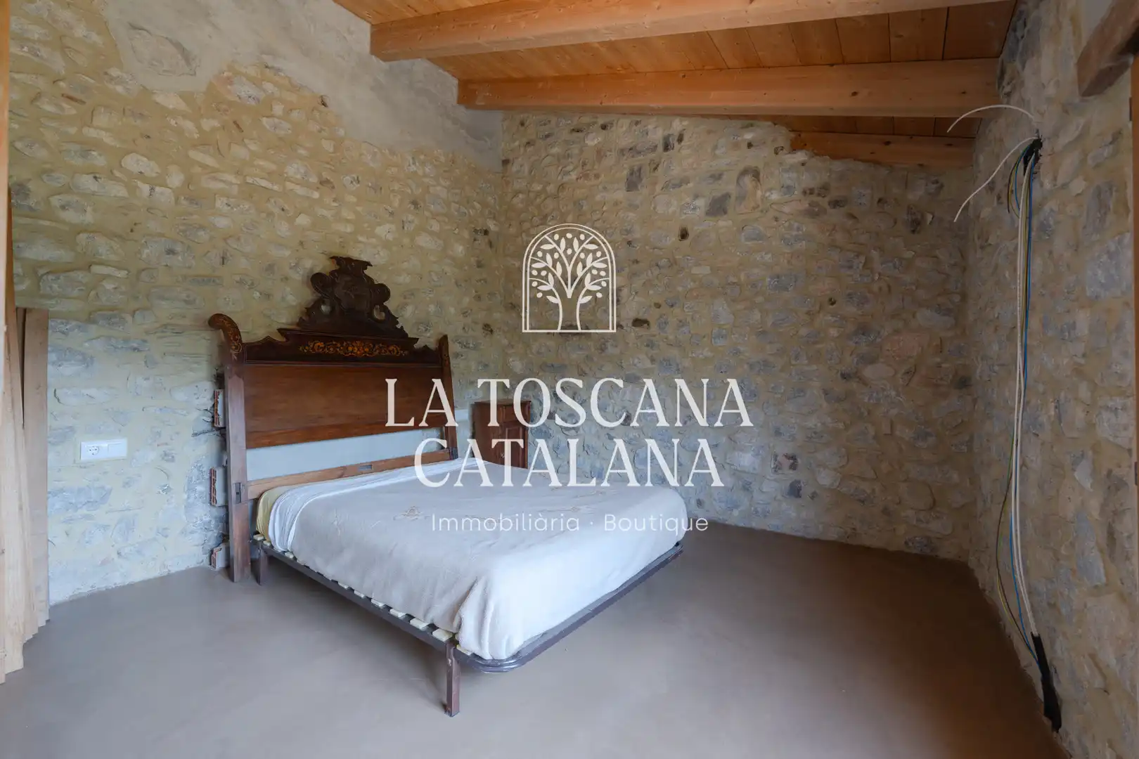 Habitación de Finca rústica en venta en Sales de Llierca con Aire acondicionado, Calefacción y Jardín privado