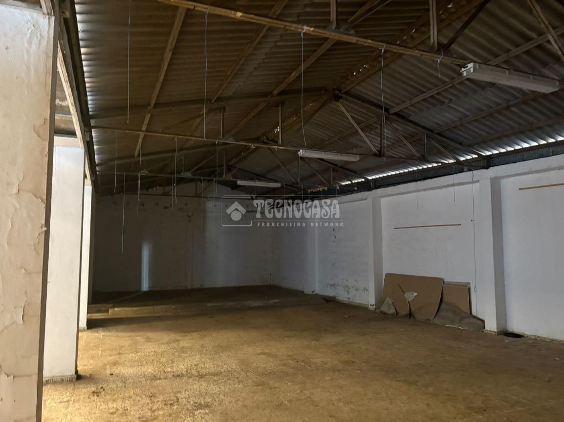 Premises for sale in Taraguilla- Estación