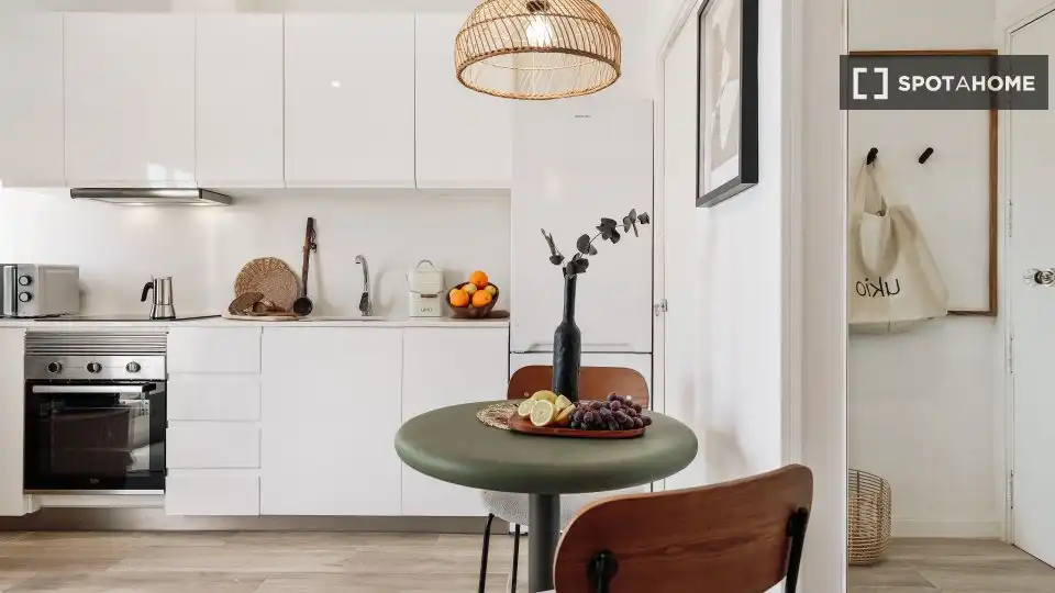 Kitchen of Flat for rent in Barcelona  with Air Conditioner, Heating and Furnished