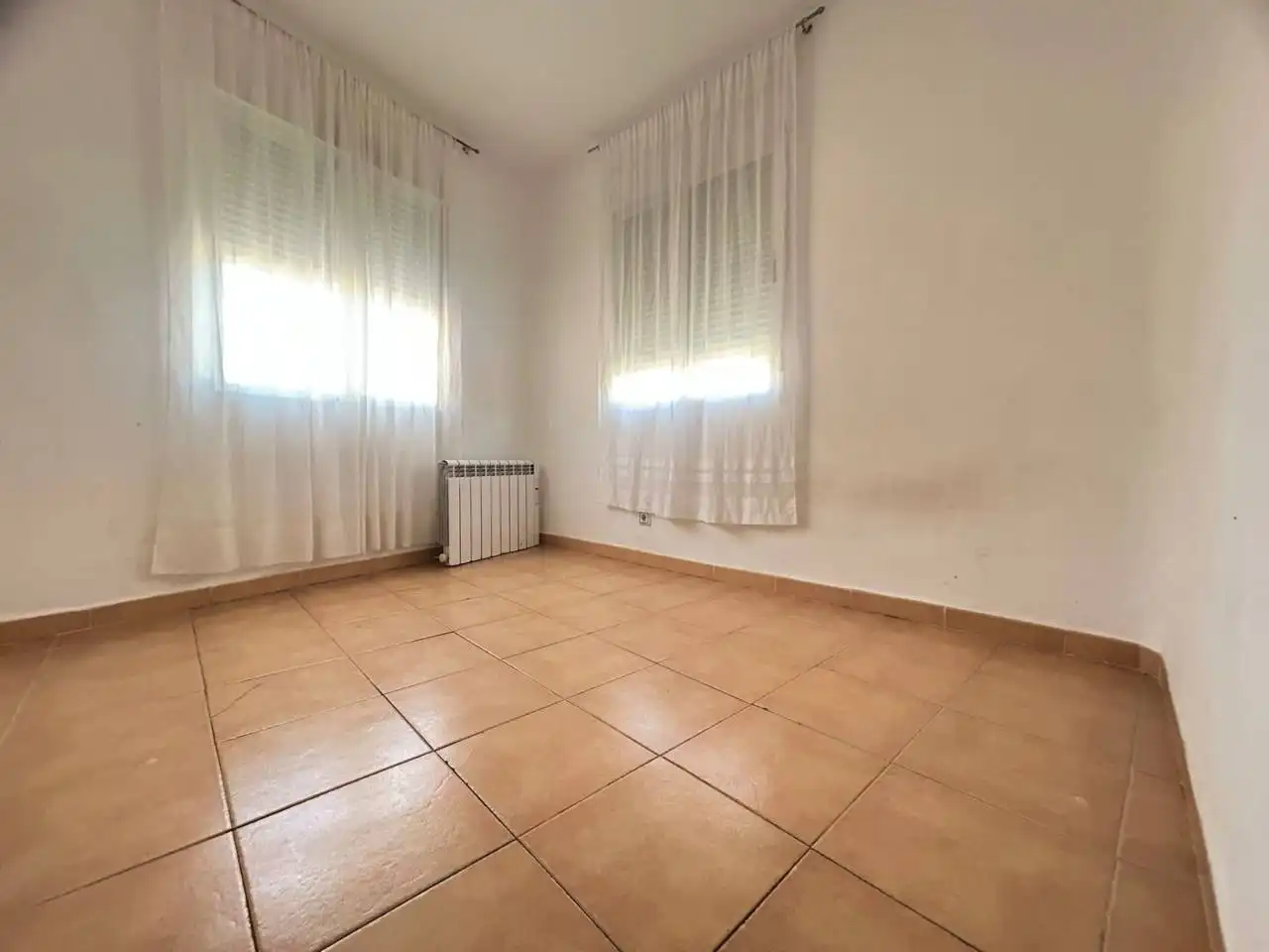 Habitación de Piso en venta en Mora con Calefacción y Terraza