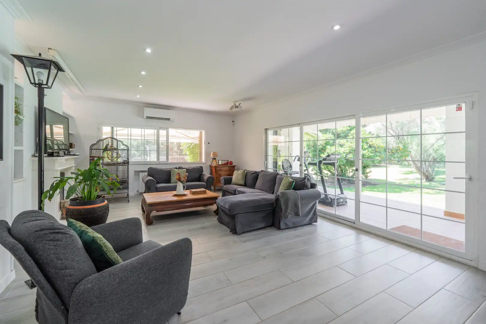 Sala de estar de Casa o chalet en venta en San Agustín del Guadalix con Aire acondicionado, Calefacción y Jardín privado