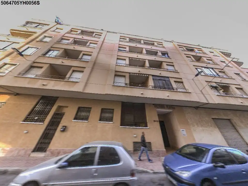 Apartamento con terraza en venta en Calle la Sal 21