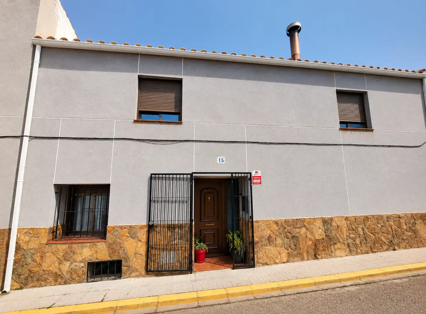 Vista exterior de Casa adosada en venta en Alpera con Amueblado