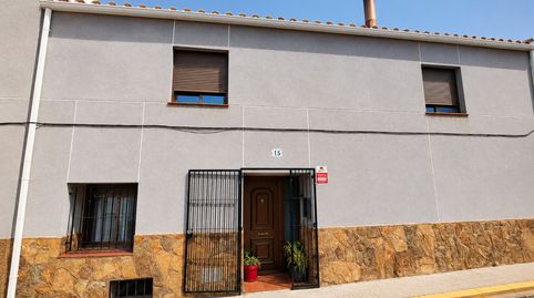 Foto 2 de Casa adosada en venta en Calle Honda, Alpera, Albacete