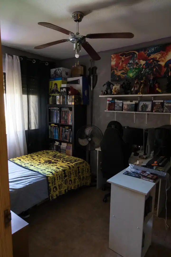 Habitación de Casa adosada en venta en San Vicente del Raspeig / Sant Vicent del Raspeig con Jardín privado, Terraza y Piscina