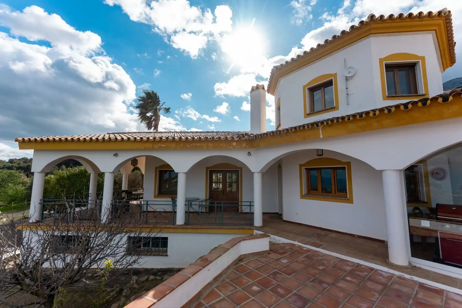 Vista exterior de Finca rústica en venda en Casarabonela amb Calefacció i Piscina