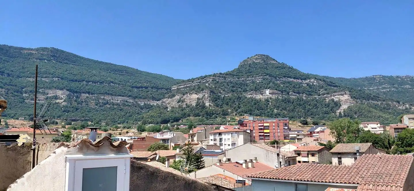 Vista exterior de Piso en venta en Centelles con Calefacción, Terraza y Balcón