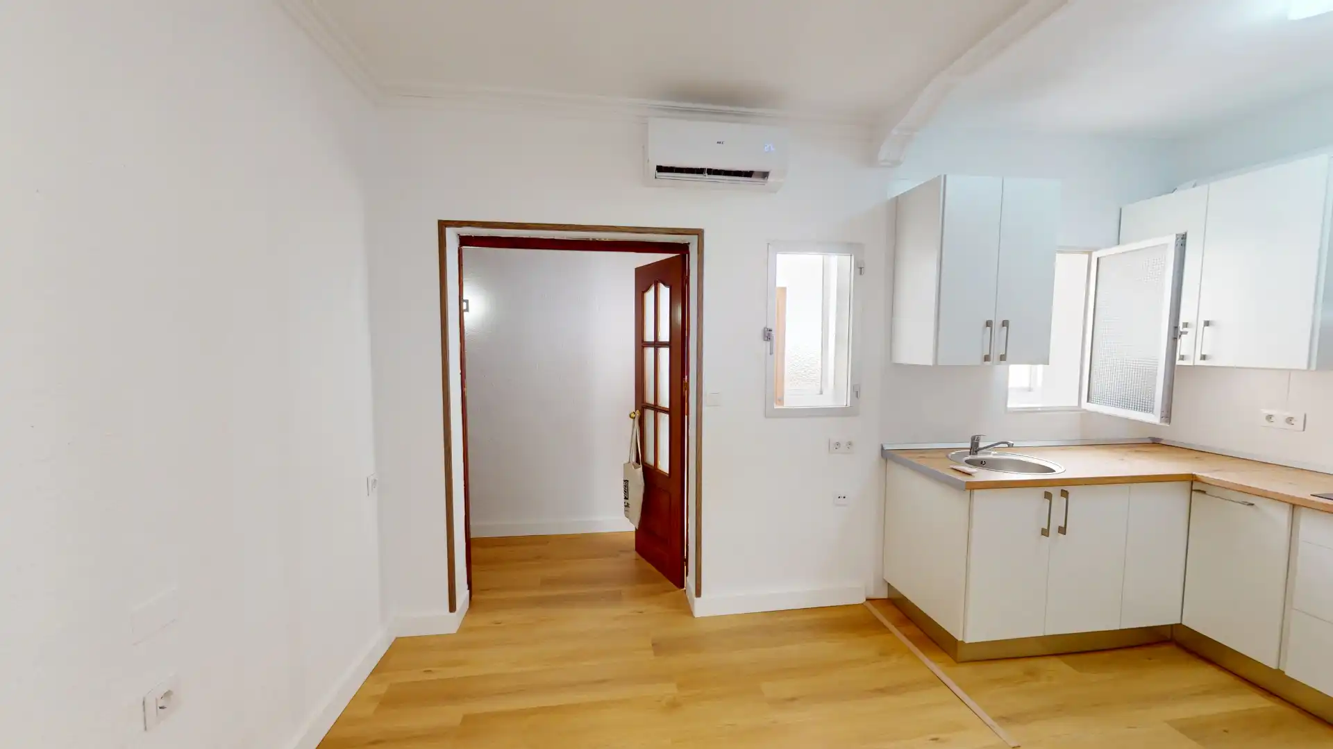 Wohnung zum Verkauf in Almería mit Klimaanlage und Waschmaschine