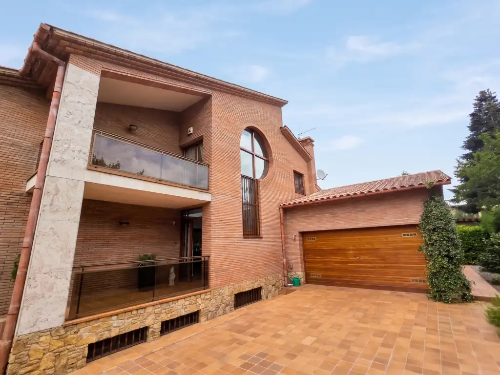 Exterior view of Detached homes for sale in Santa Maria de Palautordera  with Air Conditioner, Heating and Private garden