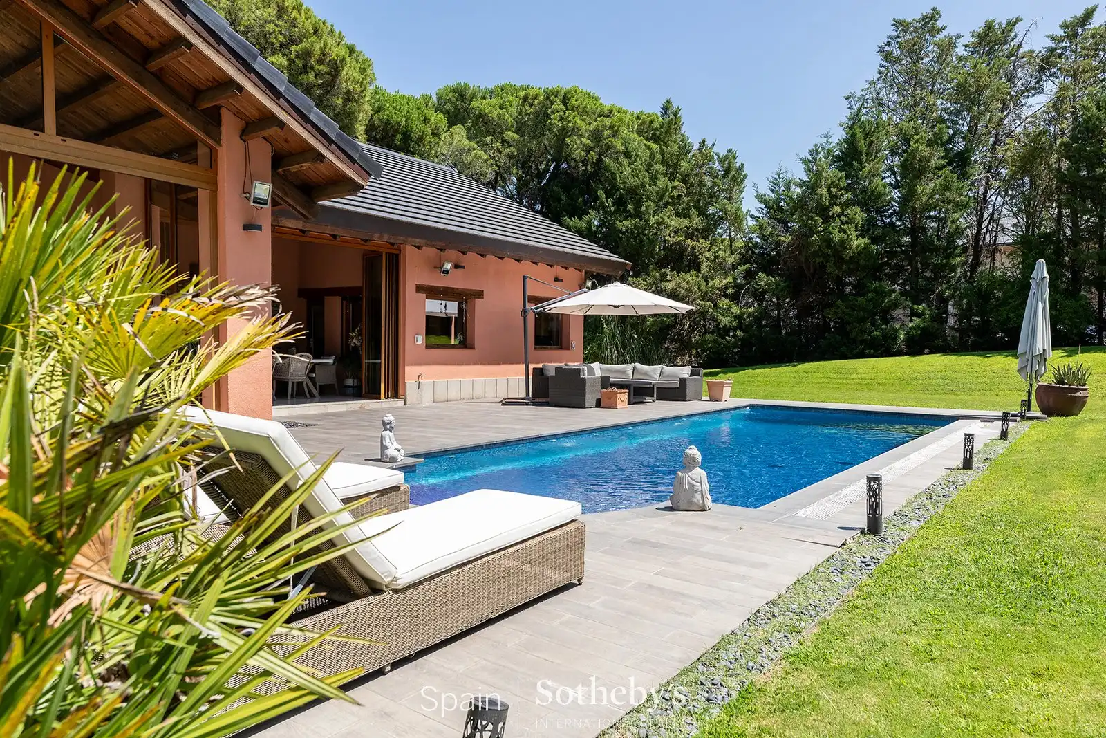 Piscina de Casa o xalet en venda en Pozuelo de Alarcón amb Aire condicionat, Calefacció i Jardí privat