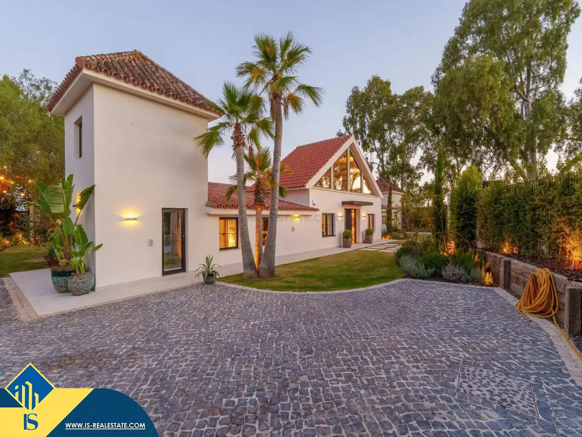 Chalet con piscina en venta en Nueva Andalucía, imagen 3