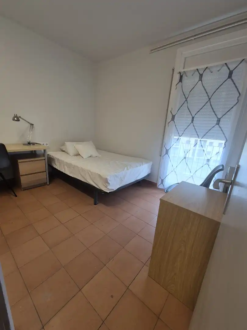 Bedroom of Flat for rent in Vic  with Heating