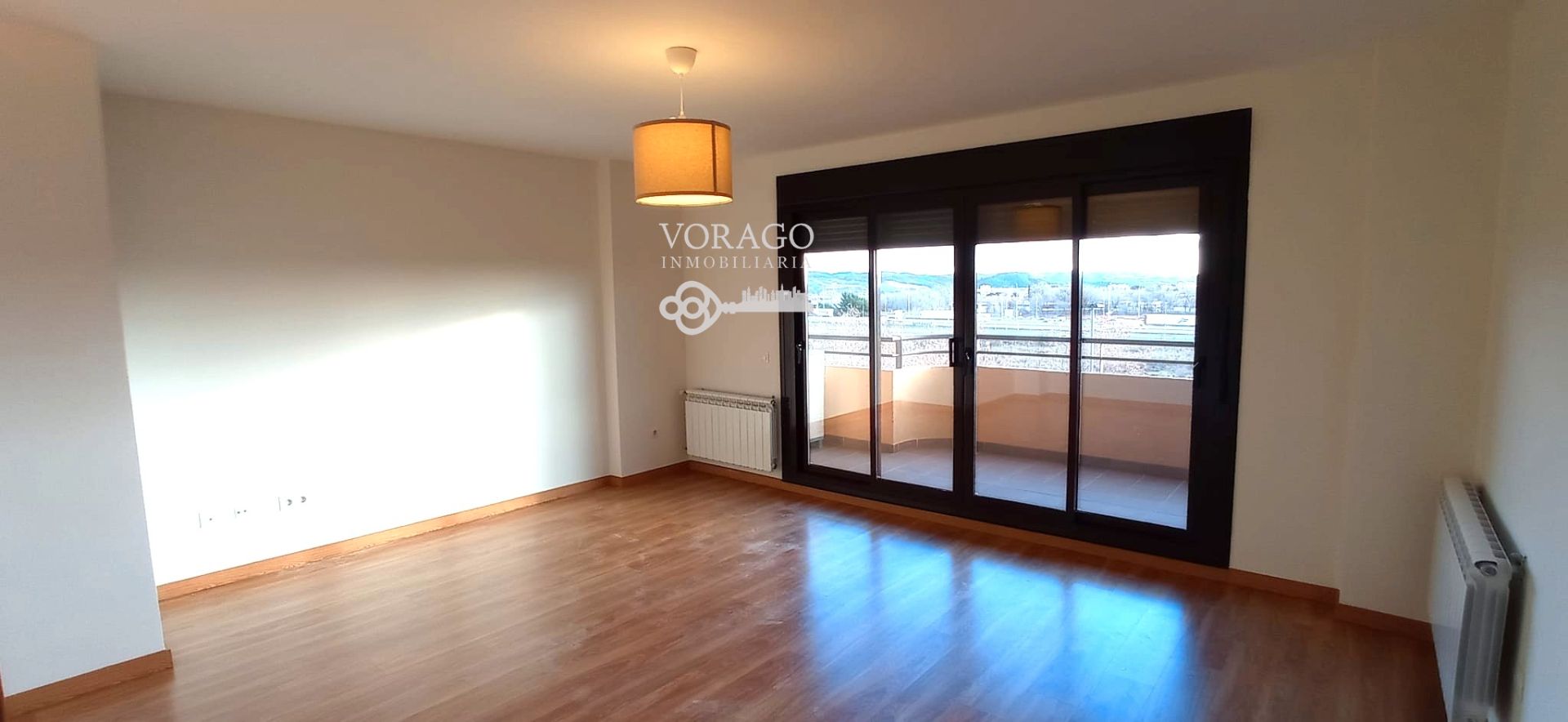 Dormitori de Pis de lloguer en Alcalá de Henares amb Calefacció, Terrassa i Traster