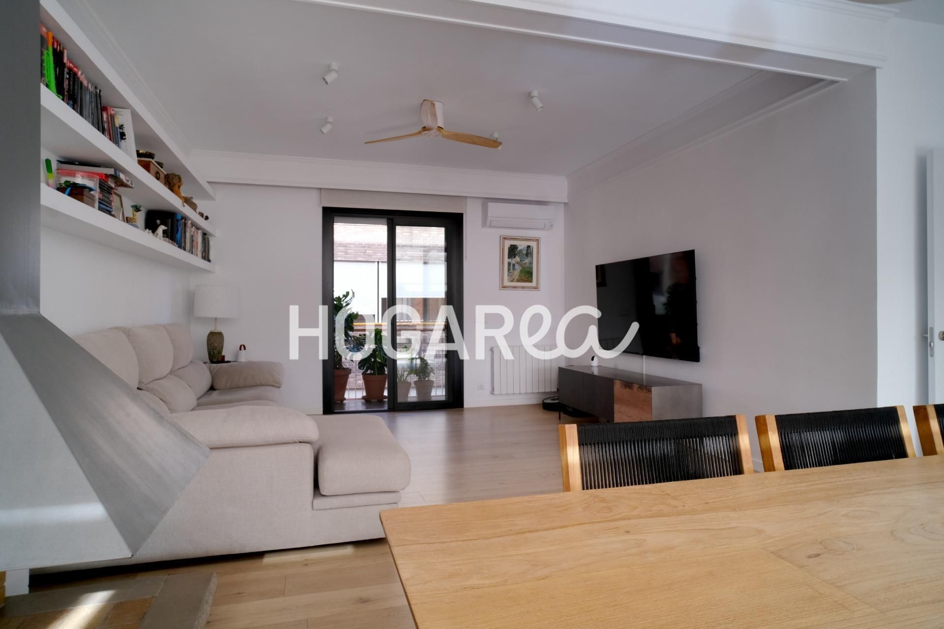 Living room of Flat for sale in Badalona  with Air Conditioner, Heating and Parquet flooring