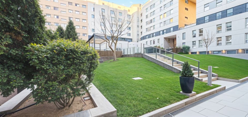 Jardí de Pis de lloguer en  Madrid Capital amb Aire condicionat, Calefacció i Traster