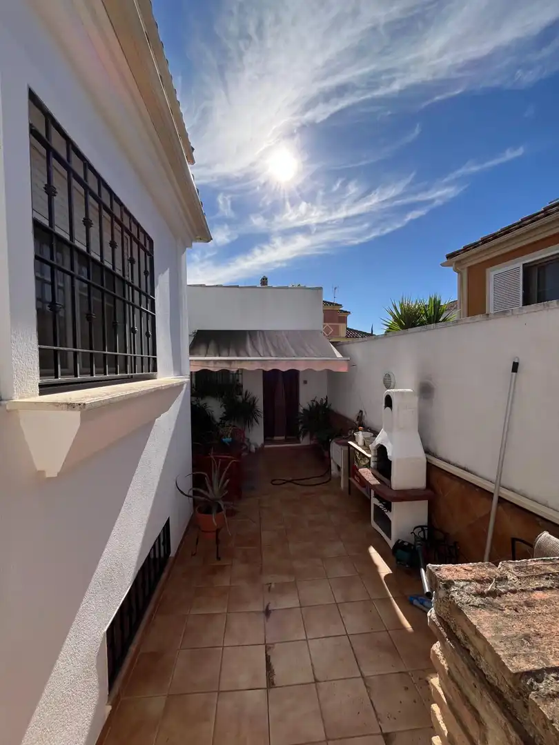Chalet con piscina en venta en Calle MIGUEL DE MOLINA, imagen 8