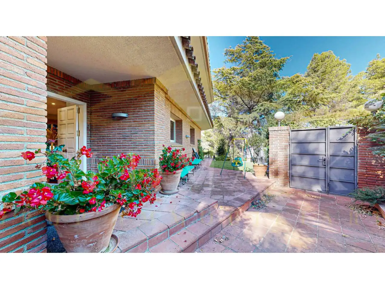 Casa o xalet en venda a Calle Merce Rodoreda, 2, Corbera de Llobregat
